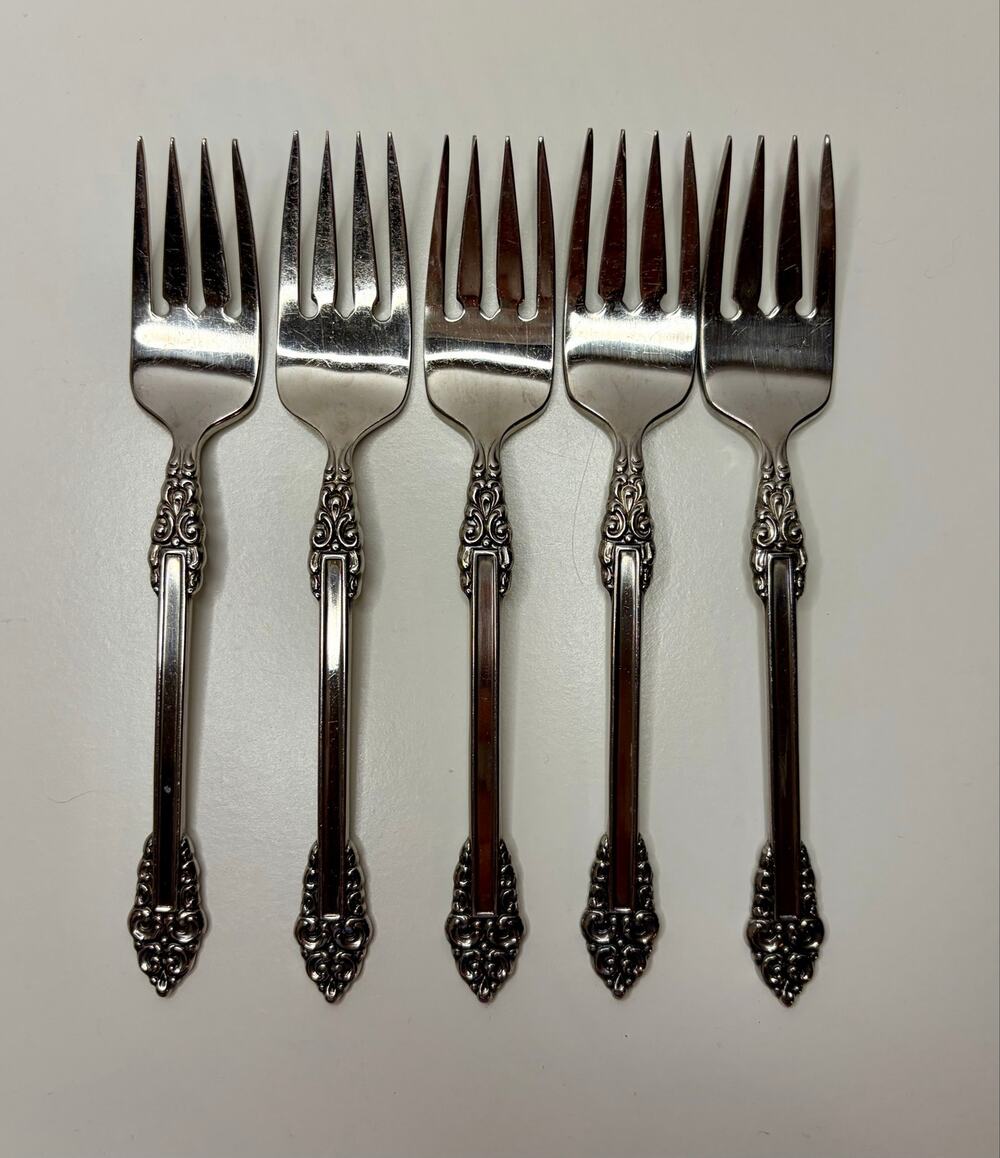 Oneida Heirloom Rembrandt Salad Forks 6 5/8” Stainless Vintage Set of 5